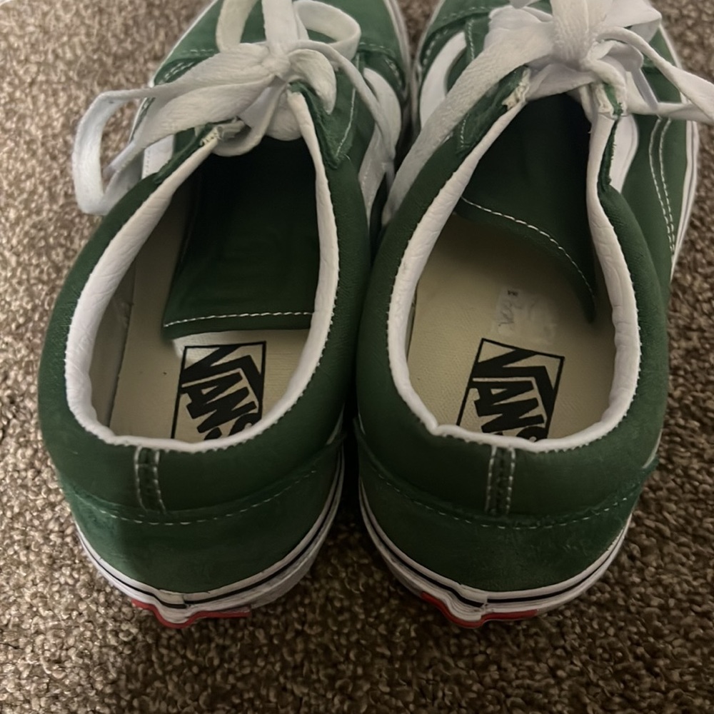Vans - Picture 3 of 7